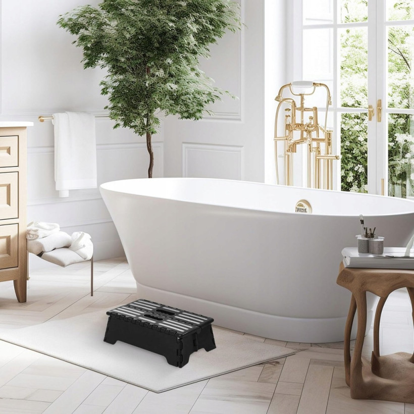 SKŁADANY STOŁEK Z ANTYPOŚLIZGOWĄ POWIERZCHNIĄ DLA SENIORÓW I KOBIET W CIĄŻY