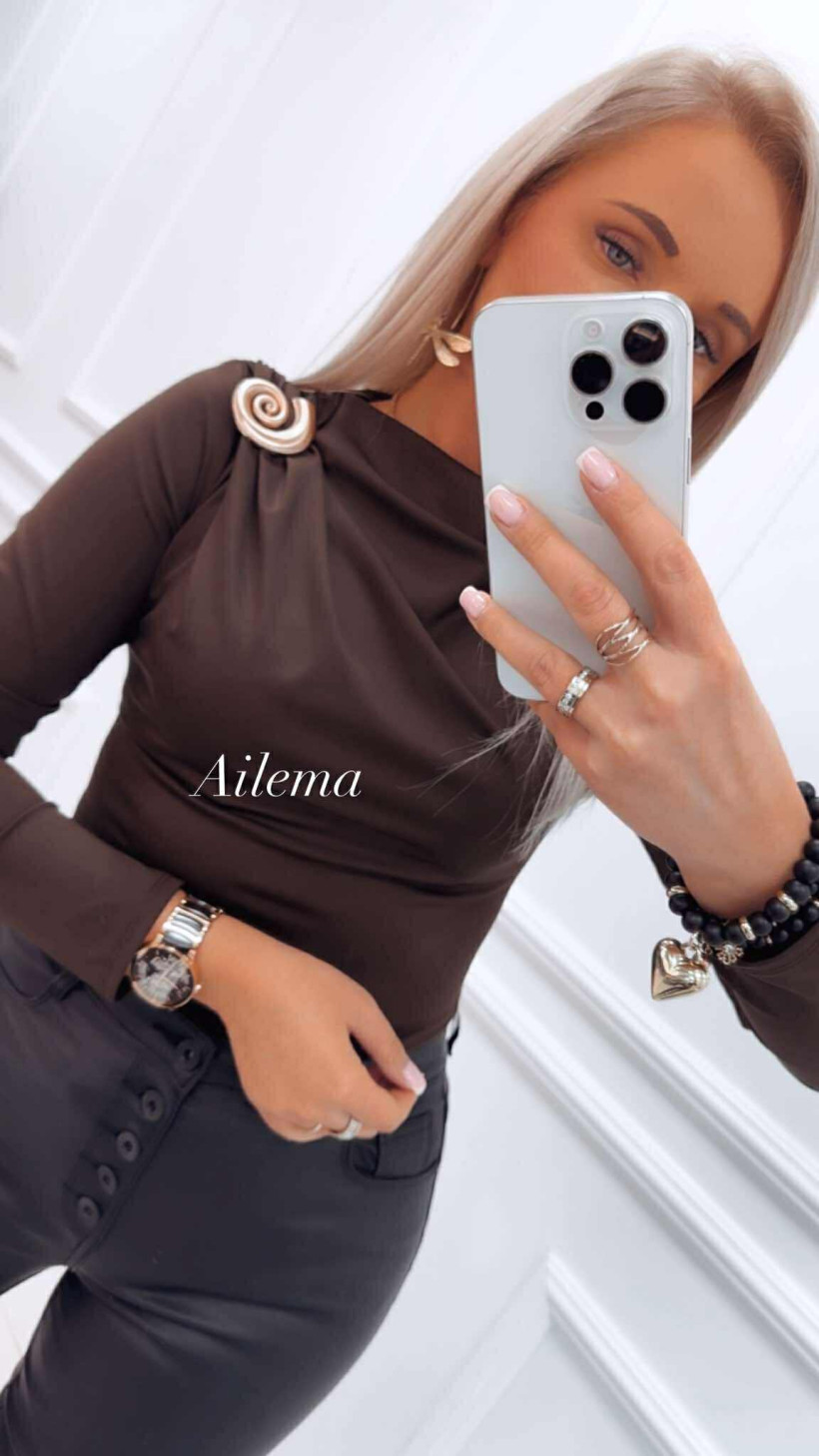 Body dekolt woda kk1090 ozdobna broszka na dekolcie