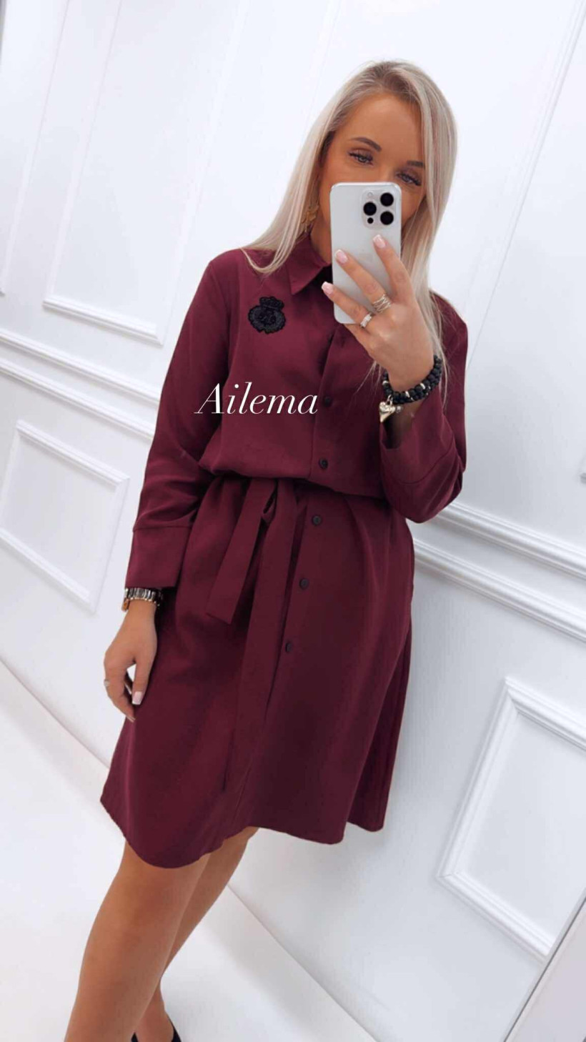 Sukienka koszulowa z paskiem kk1095 na guziki, naszywana korona