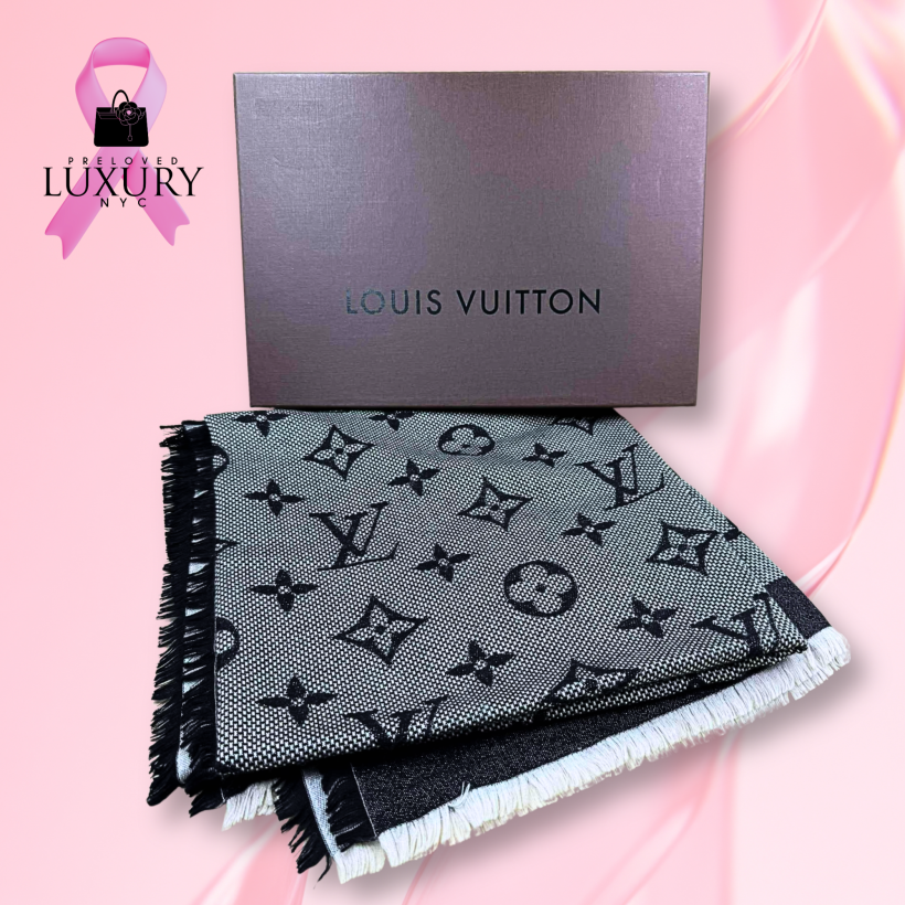 LOUIS VUITTON Monogram Neo Nat Shawl with Tag