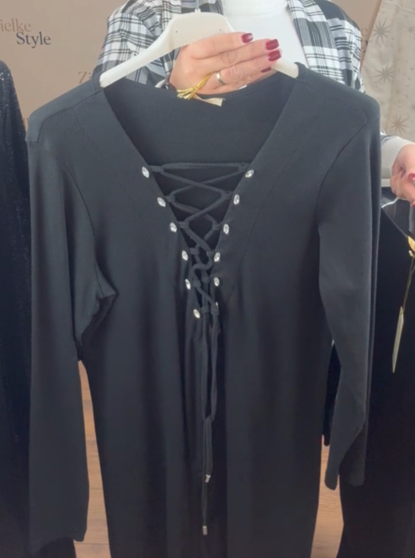 Sukienka jednokolorowa prążek z wiązaniem - 300