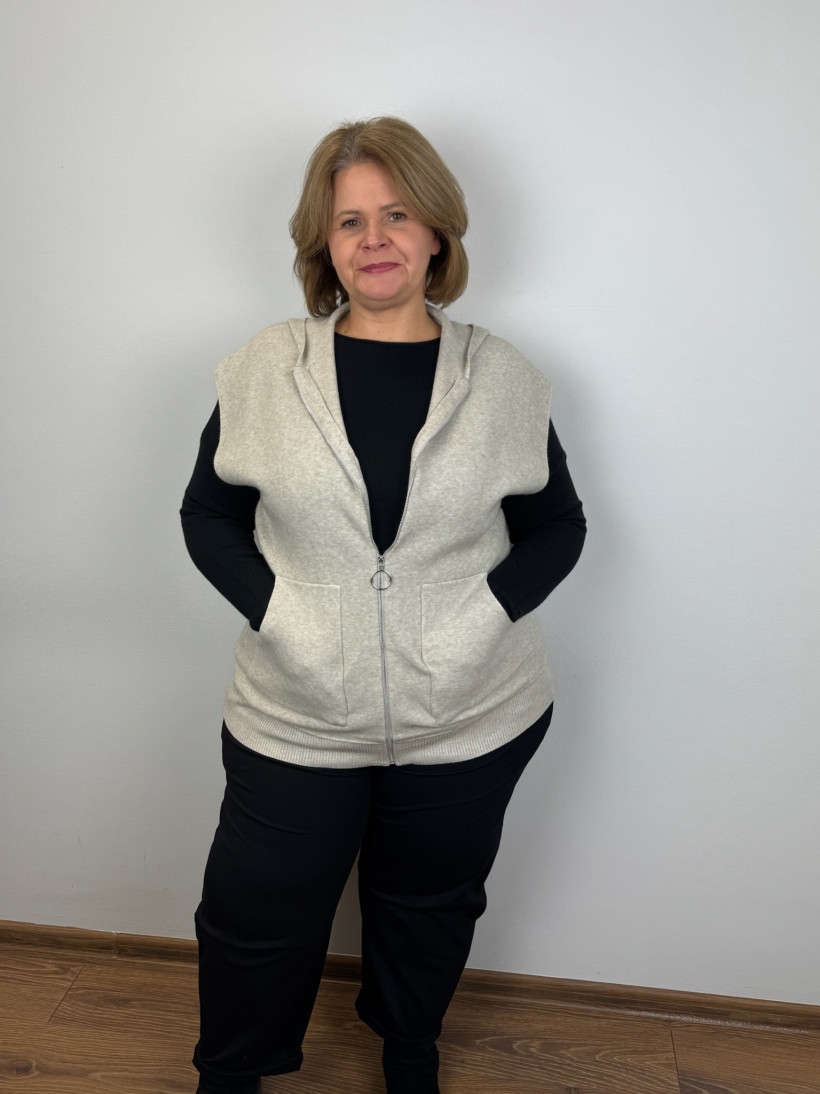 Kamizelka sweterkowa z kapucą zapinana na zamek - (m/l, xl/2xl) - 6526 - beż