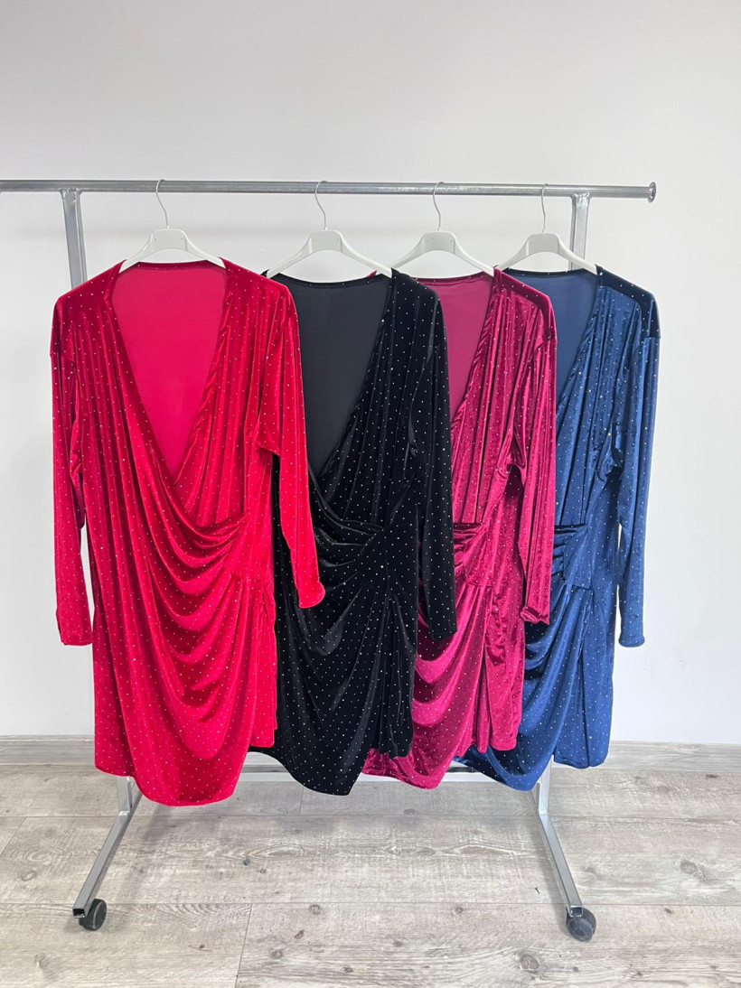 Sukienka welur z kamyczkami Plus Size