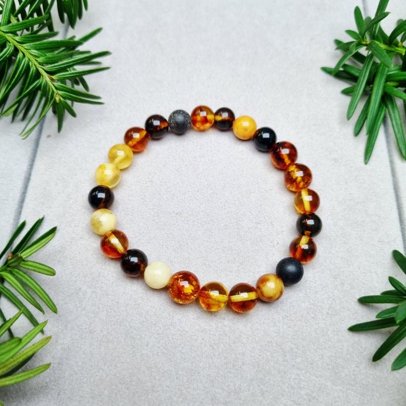 Bransoletka z naturalnego bursztynu bałtyckiego – wielokolorowa, ręcznie wykonana, modna biżuteria z kamieni szlachetnych