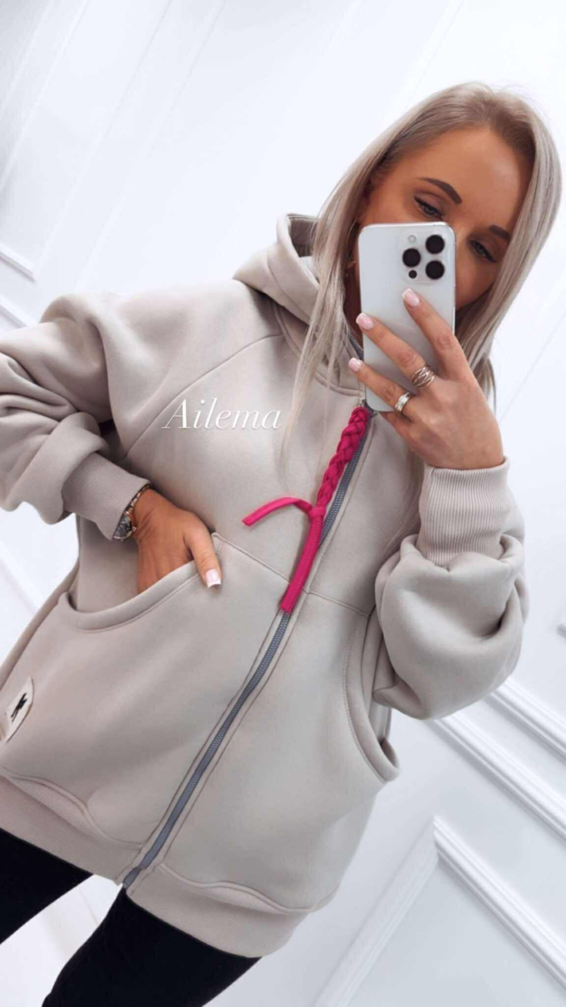 Bluza The Fancy 9954 zapinana na zamek, ozdobna zawieszka