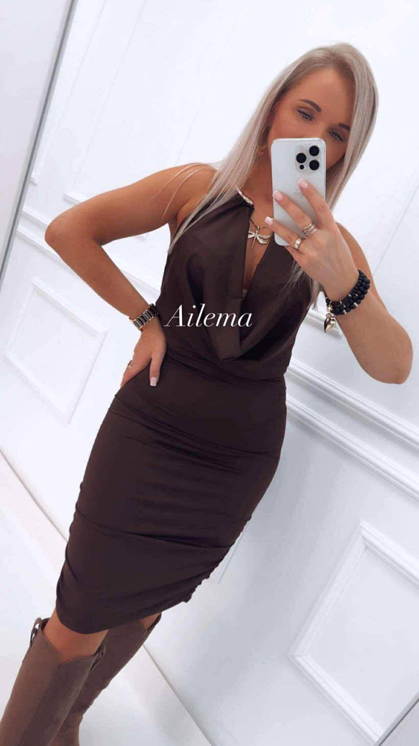 Sukienka marszczona kk1191 ze złotym chokerem