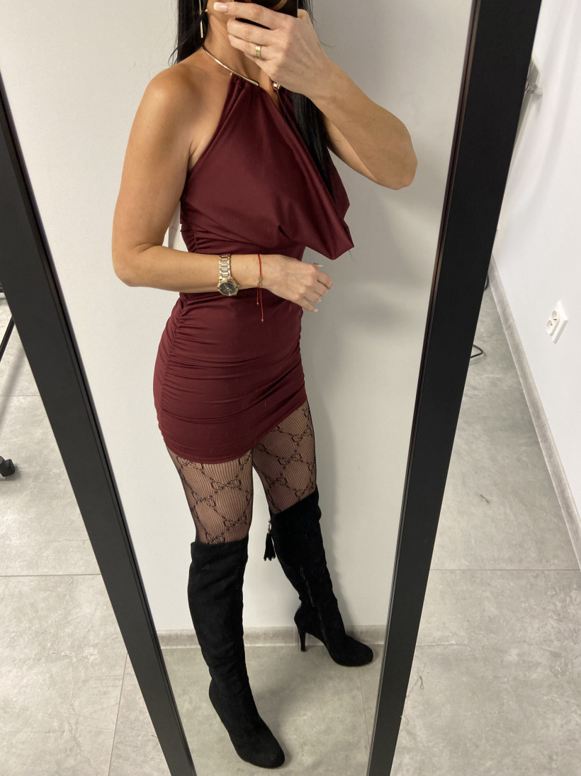 Sukienka 0132 z biżuteryjną ozdobą