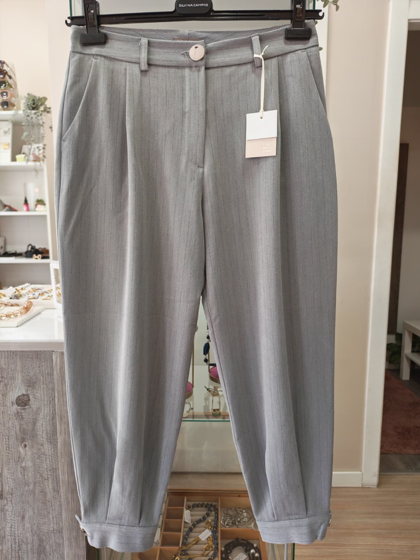 Calça riscada cinza Kensy Byanna