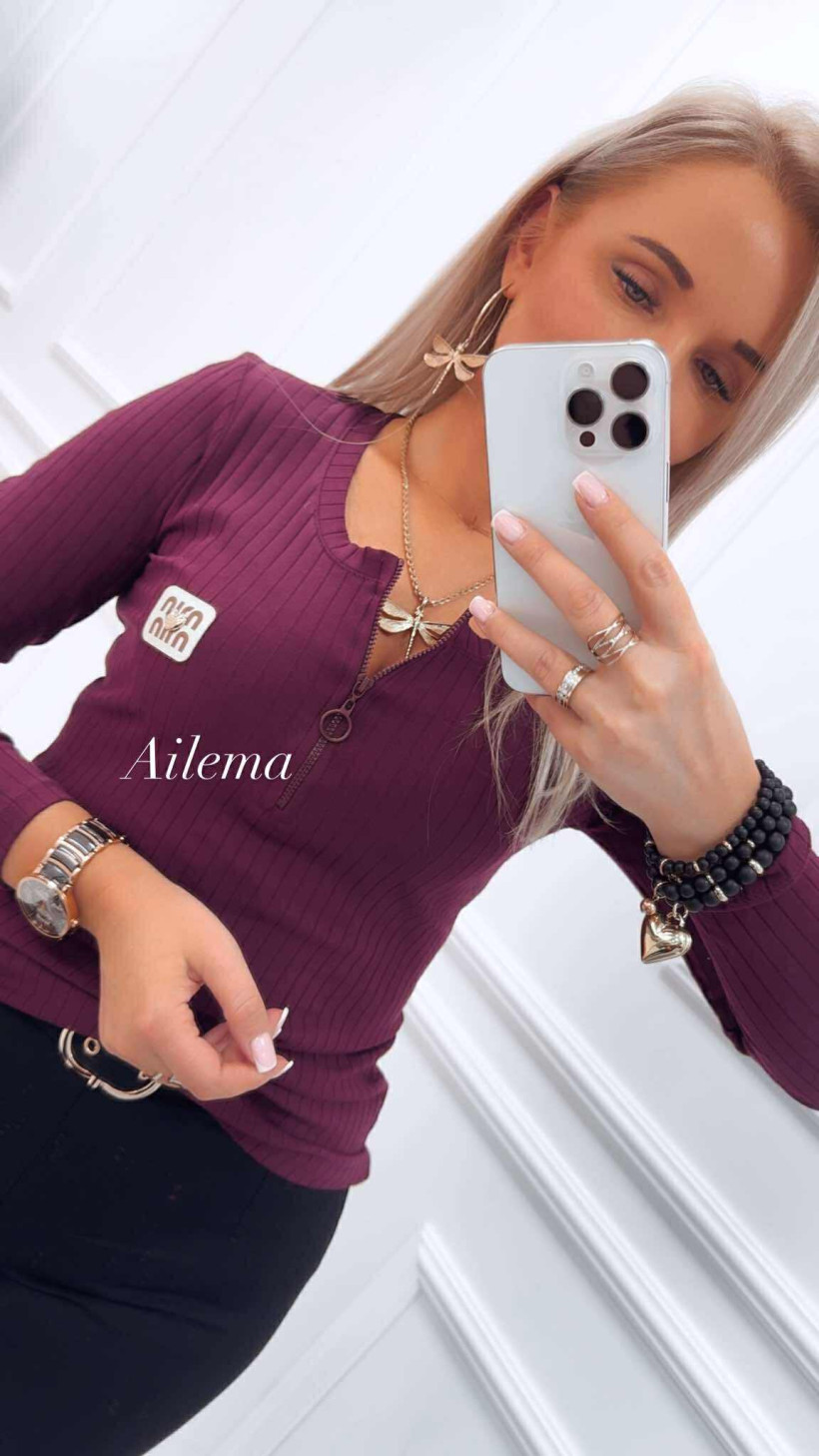 Bluzka prążek HDM H5872 dekolt na zamek, naszywka minmin