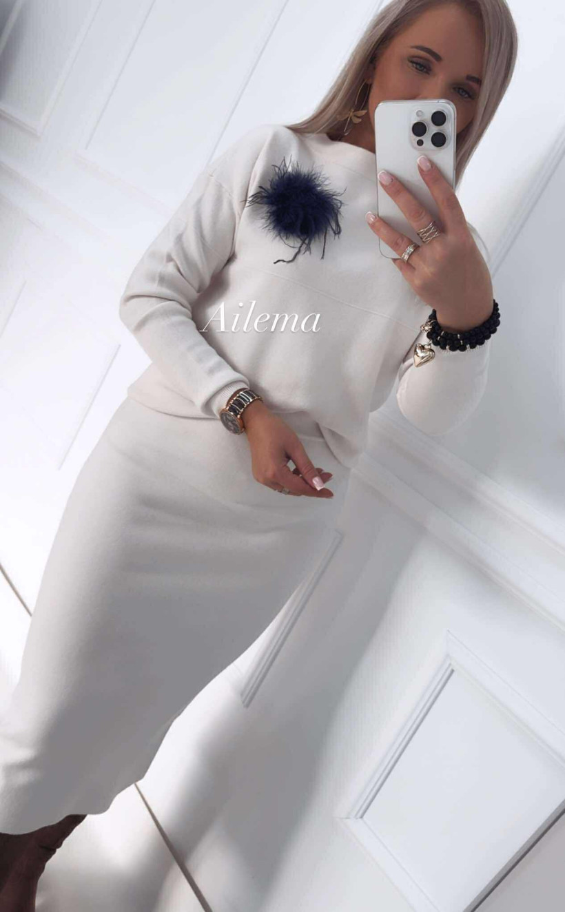 Komplet sweter i spódnica G90003 ozdobny pompon