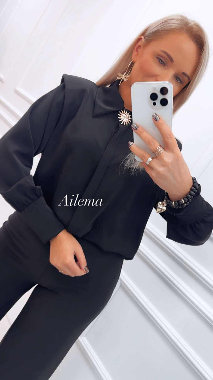 Elegancka koszula gładka kk1214 z broszka przy guzikach