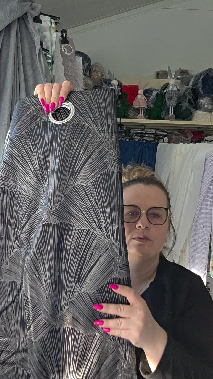 Zasłona welur 140x250cm Czarna goja
