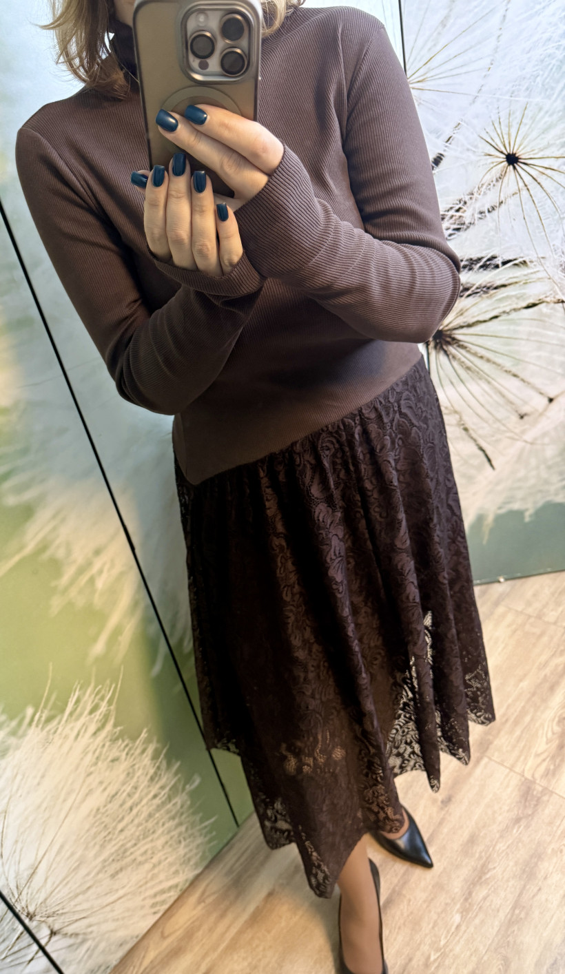 Sukienka półgolf z dołem koronkowym Minouu