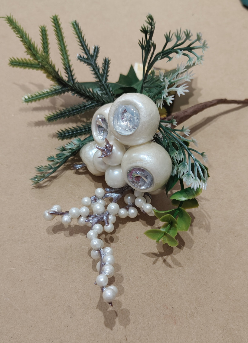 Białe piki z cyrkonią 