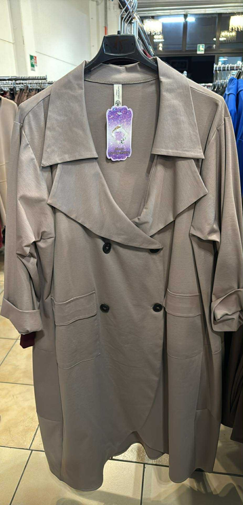 Italia nr.6 - Płaszczyk bawełniany  jednokolorowy, zapinany na guziki - 25236 - fango