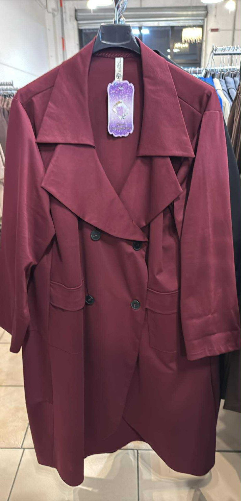 Italia nr.6 - Płaszczyk bawełniany jednokolorowy, zapinany na guziki - 25236 - bordo