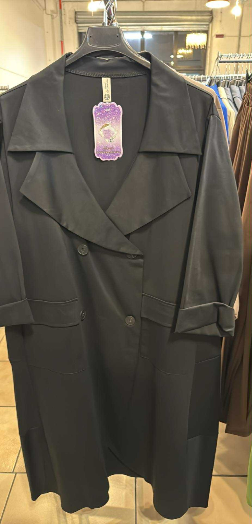 Italia nr.6 - Płaszczyk bawełniany jednokolorowy, zapinany na guziki - 25236 - czarny