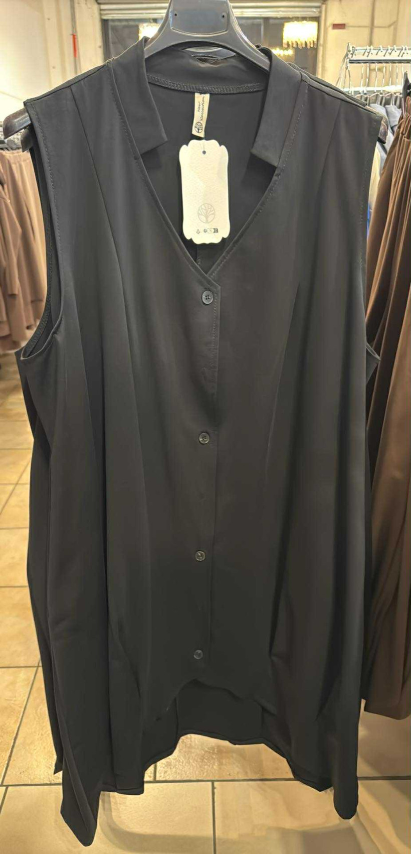 Italia nr.6 - Kamizelka jednokolorowa, zapinana na guziki - 25245 - czarna