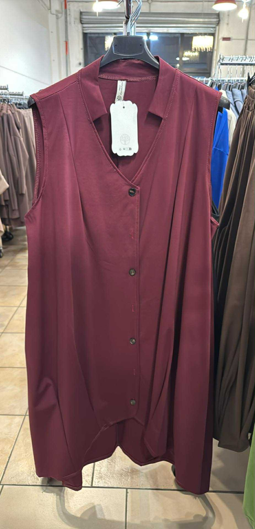 Italia nr.6 - Kamizelka  jednokolorowa, zapinana na guziki - 25245 - bordo
