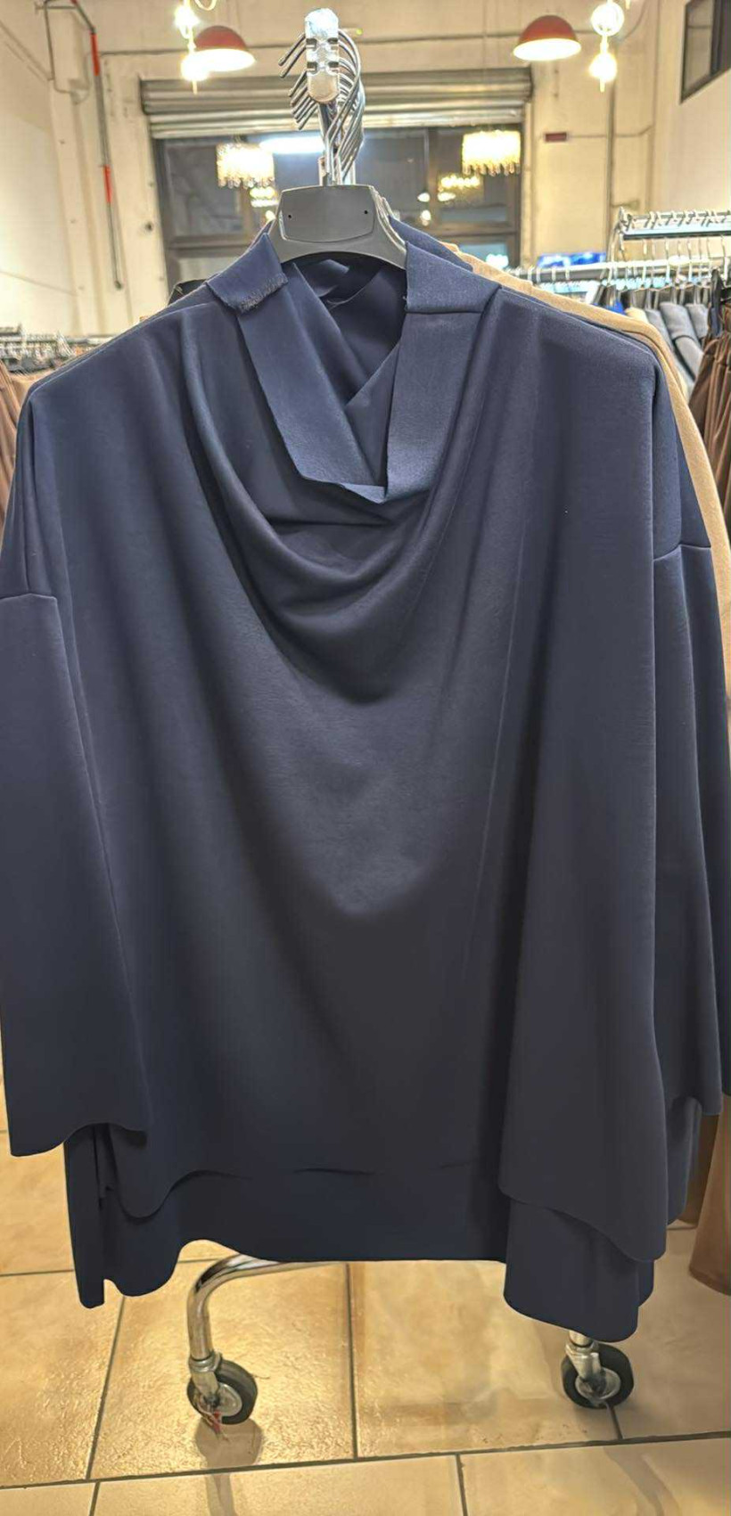 Italia nr.6 - Bluza jednokolorowa z wodą - 25264 - granat