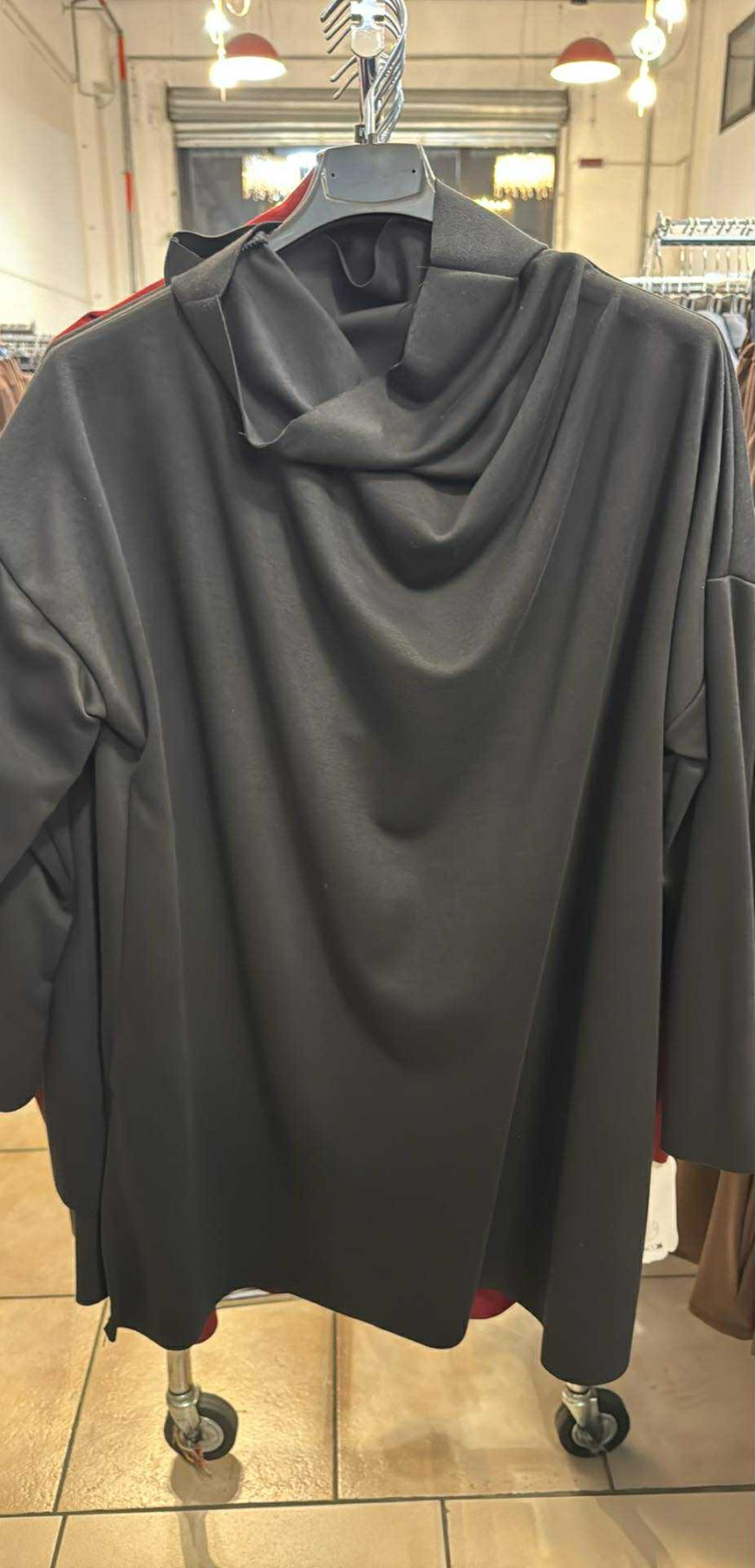 Italia nr.6 - Bluza jednokolorowa z wodą - 25264 - czarna