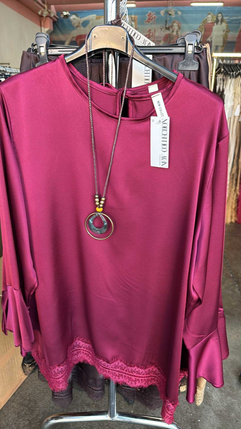 Italia nr.6 - Bluzka jednokolorowa z koronką - 27956 - bordo