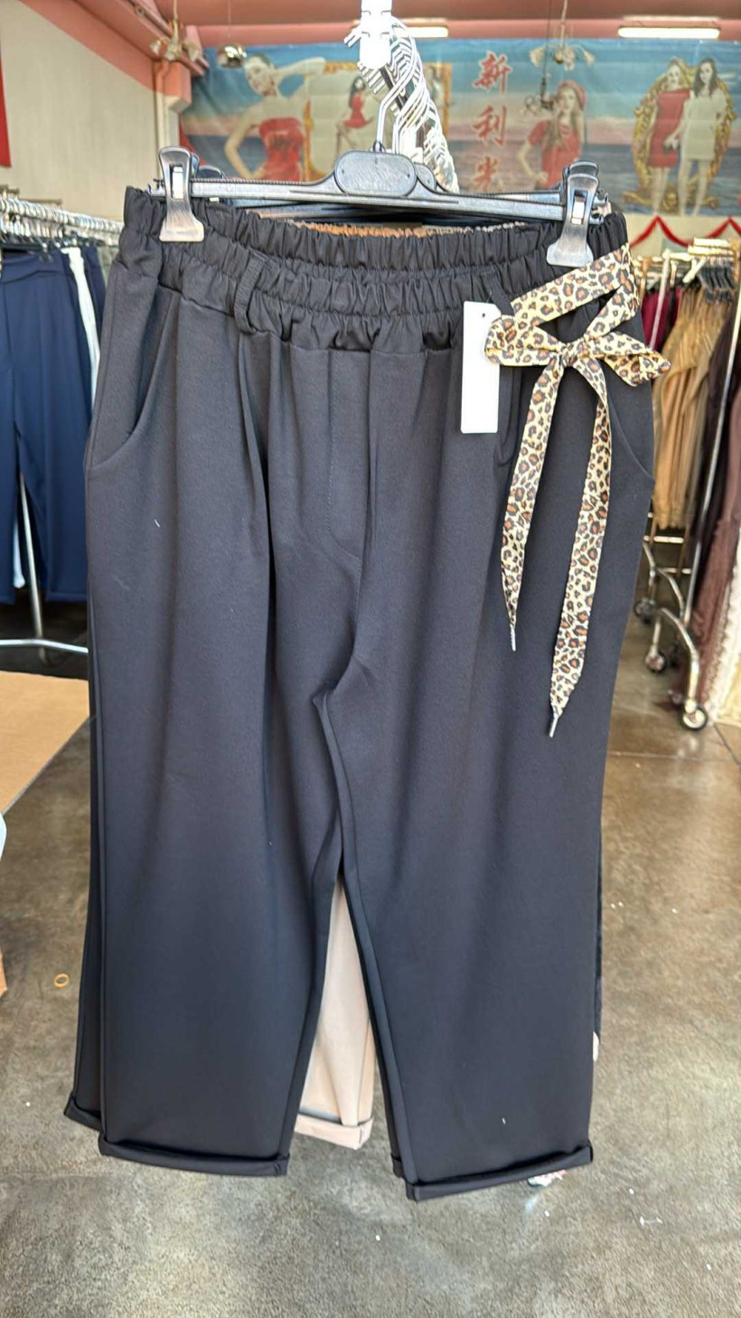 Italia nr.6 - Spodnie jednokolorowe z panterkową wstążką - 26107 - czarne 