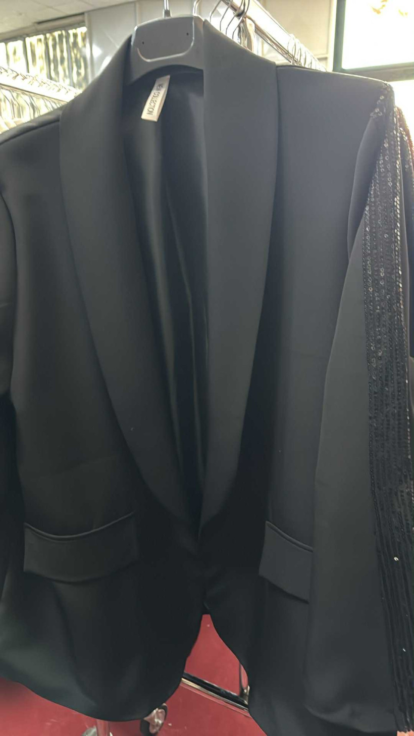 Italia nr.6 - Marynarka garniturowa z lampasem cekinowym - 3611 - czarna