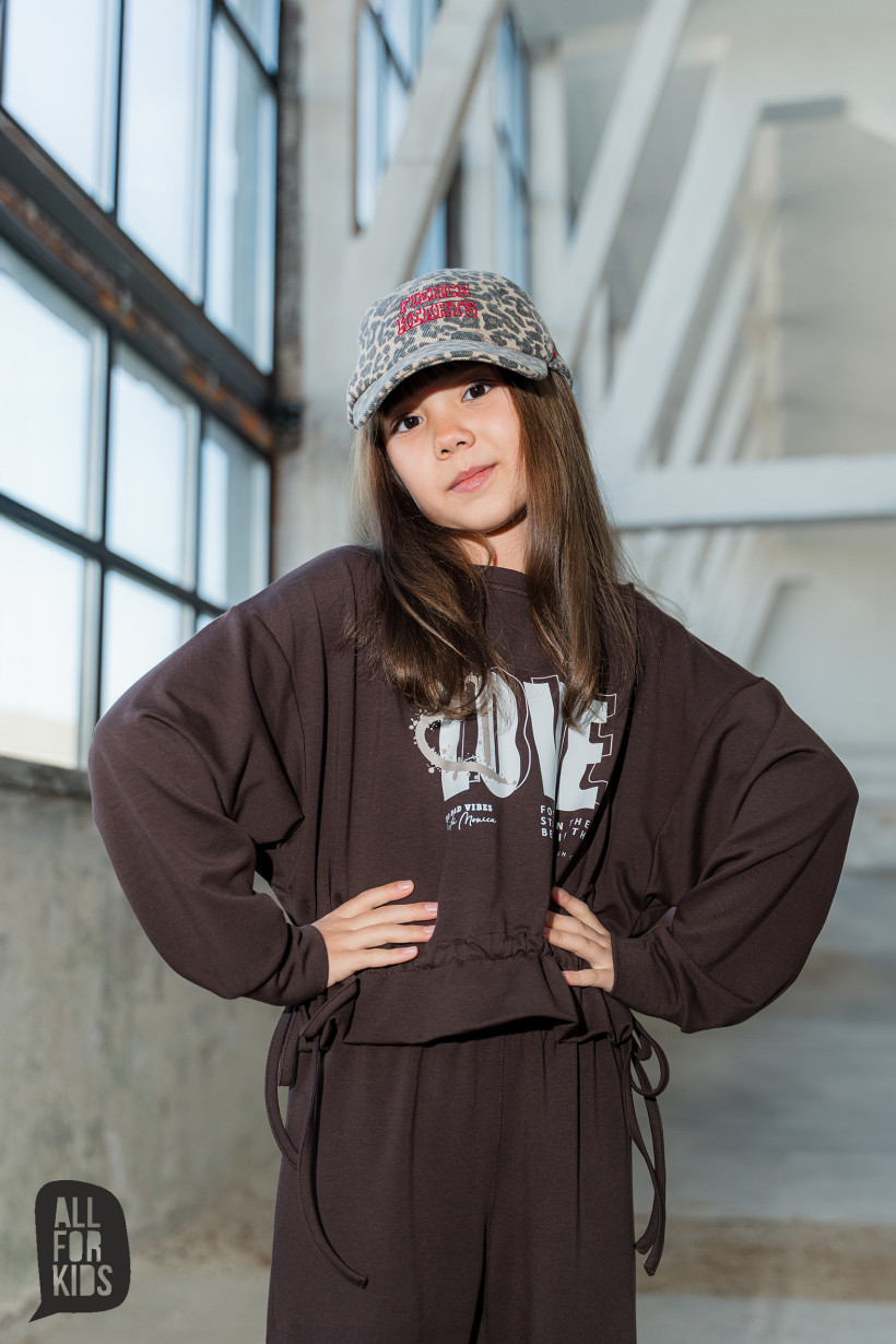 BRĄZOWA BLUZA LOVE ZE ŚCIĄGANIEM NA DOLE AFK