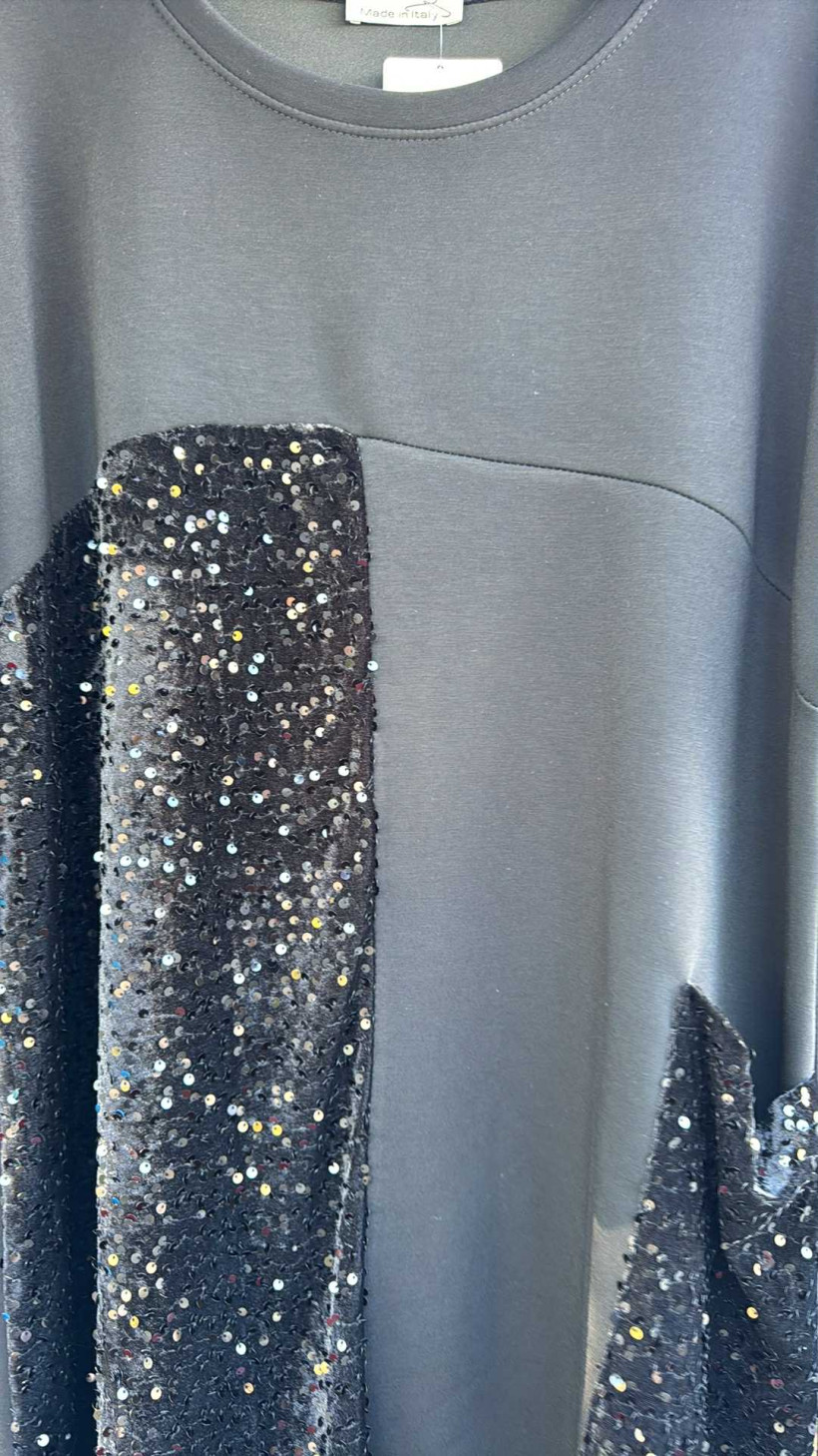 Italia nr 6 - Tunika/Sukienka jednokolorowa z cekinowymi dodatkami - 07527 - czarna