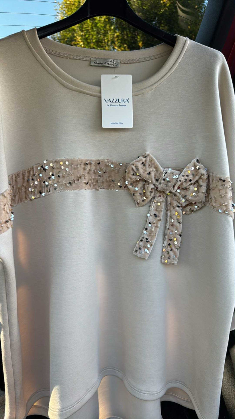 Italia nr 6 - Tunika jednokolorowa z dodatkiem cekinów kokarda srebrna - 07558 - beż
