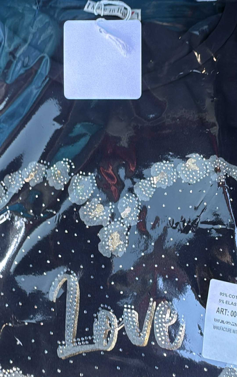 Italia nr 6 - Bluzka jednokolorowa na długi rękaw, aplikacja serce - 25000 - czarna