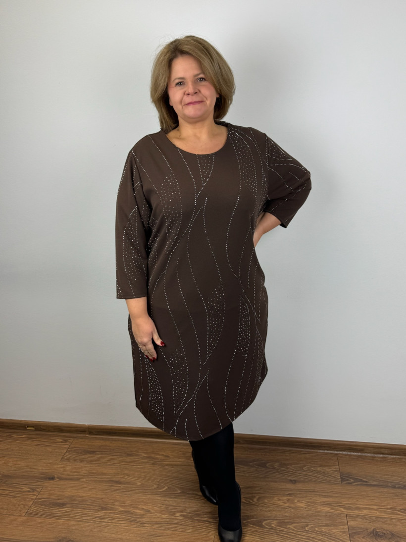 Italia nr 6 - Sukienka jednokolorowa z cyrkoniowym wzorem - 3945 - czekolada