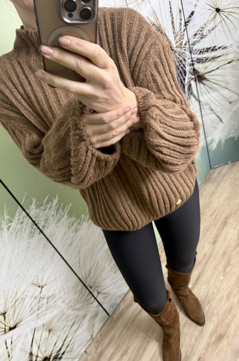 Sweterek -  Półgolf ‚bombka’ (rozszerzane rękawy)  Minouu 