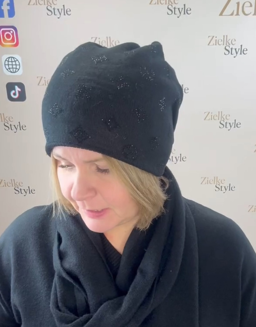 Czapka z nadrukiem luizki - 2325 - czarna