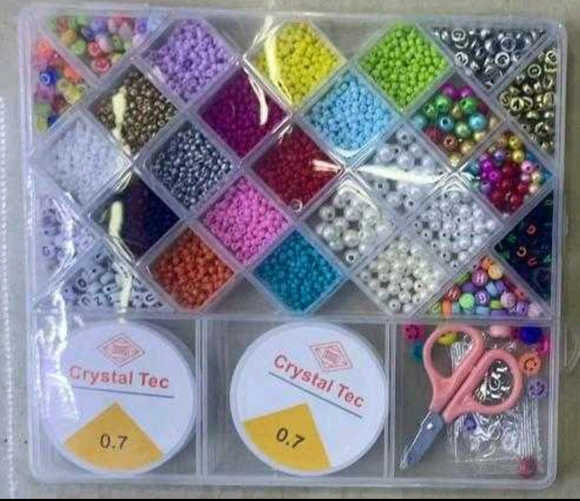 Zestaw koralików do robienia bransoletek 
