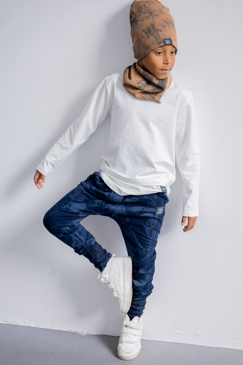 LONG BIAŁY Z PRZEDŁUŻONYM DOŁEM NUNU