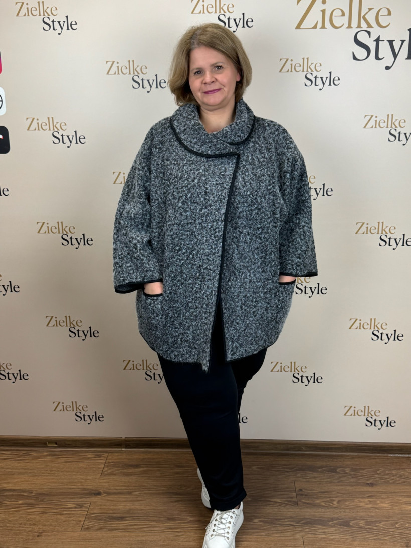 Italia nr 6 - Narzutka/Płaszczyk jednokolorowa z lamówką, zapinana pod szyją z kołnierzykiem - 812 - popiel