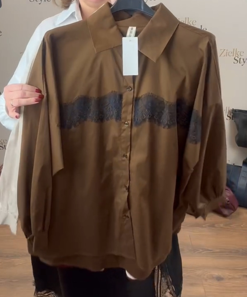 Italia nr 6 - Koszula jednokolorowa wstawka z koronki - 26791 - czekolada