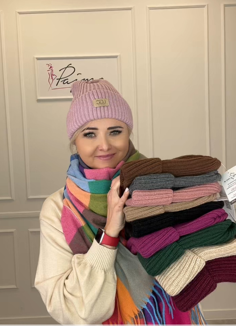 Czapka prążek naszywka 13813