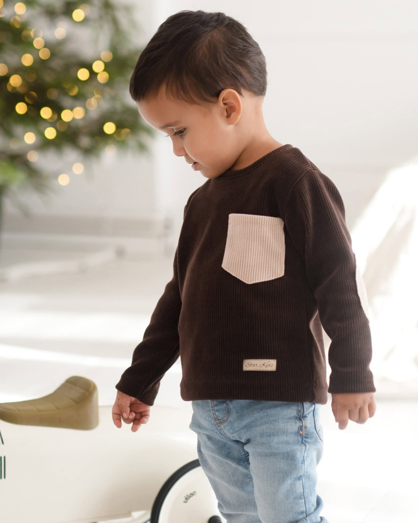 BLUZKA/SWETEREK CZEKOLADOWY Z ŁATKAMI I KIESZONKĄ STAR KIDS