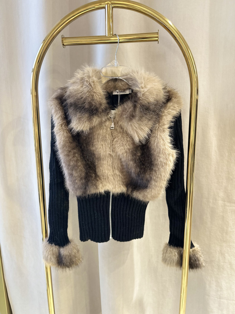 FL SWETEREK CZARNY Z FUTERKIEM