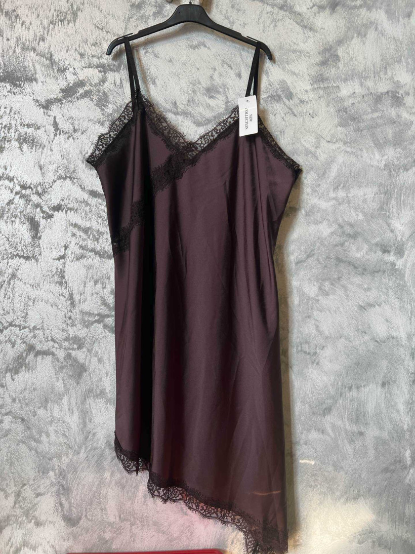 Kleid mit Spitze 130 cm brust