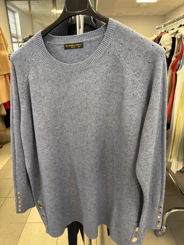 Sweterek jednokolorowy, złote guziki na bokach i rękawach - les - (s/m. l/xl) - 8491 - jeans