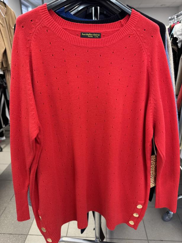Sweterek jednokolorowy, złote guziki na bokach i rękawach - les - (s/m. l/xl) - 8491 - czerwony