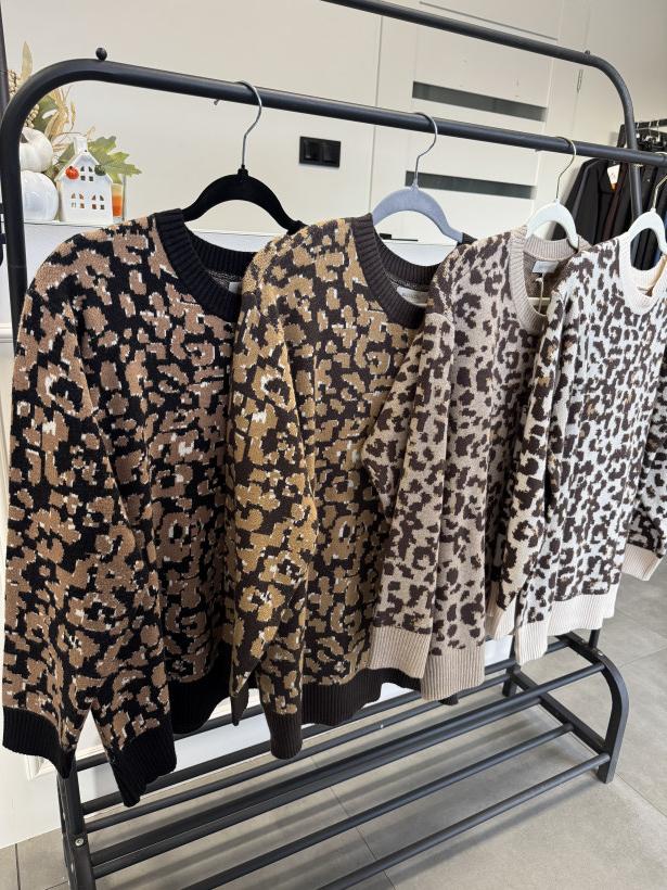  Sweter w panterkę Bluotre