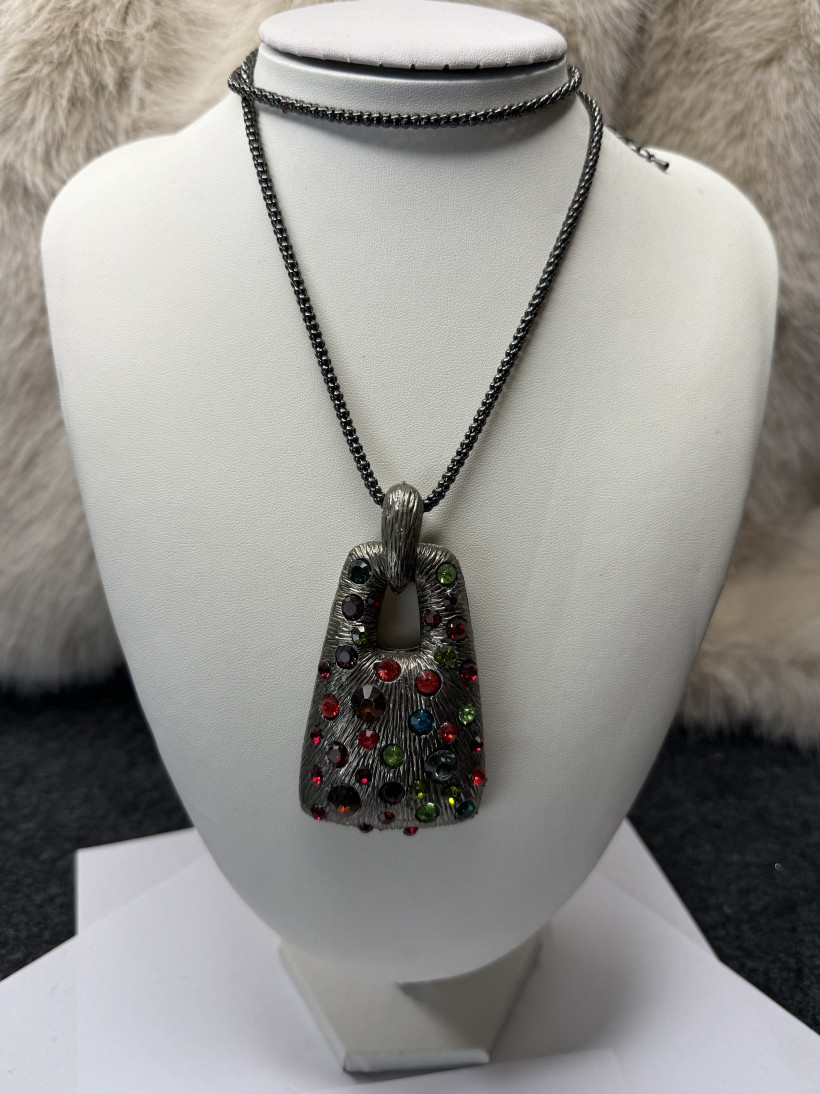 Naszyjnik VINTAGE wysadzany kamykami 