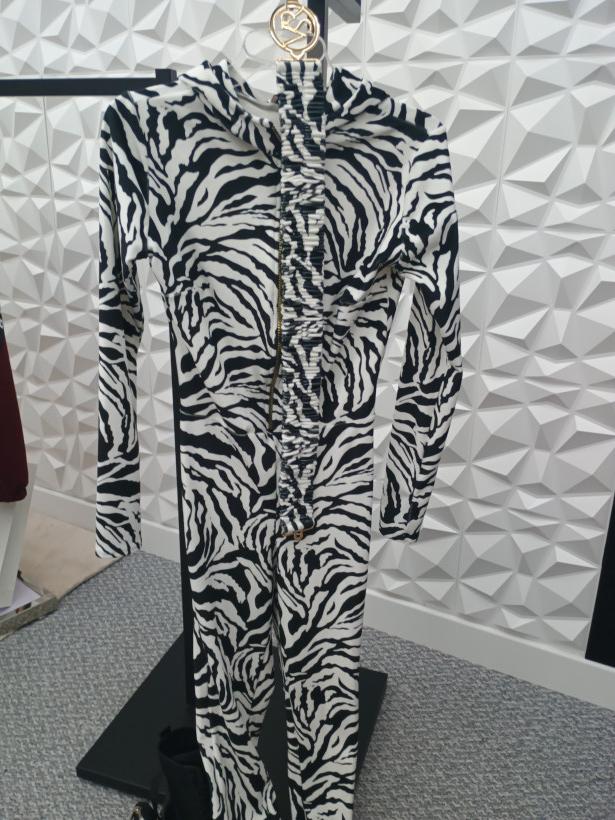 Kombinezon z paskiem zebra czarno-biała VASARI