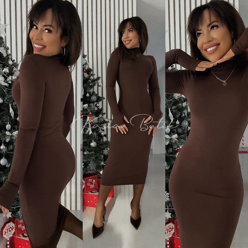 Sukienka Wiskozowa Fame Fashion z Półgolfem Czekoladowa