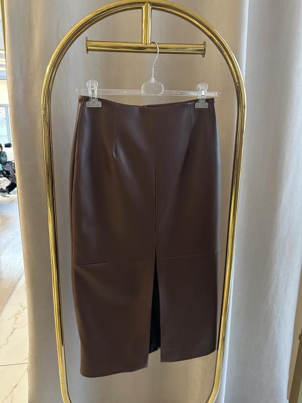 EM SPÓDNICA DŁUGA ECO SKÓRA MLECZNA CZEKOLADA